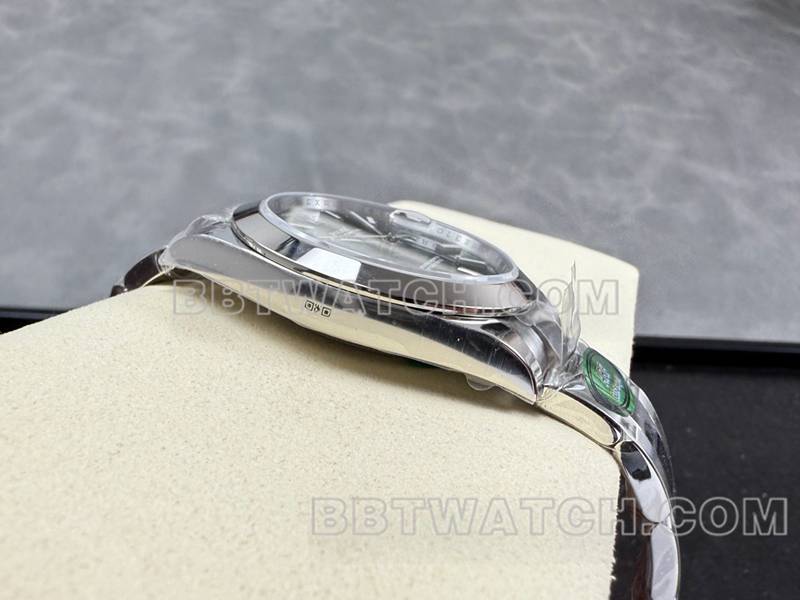 劳力士最佳复刻手表ARF厂日志41mm光圈绿盘3235钢带款侧面实拍图