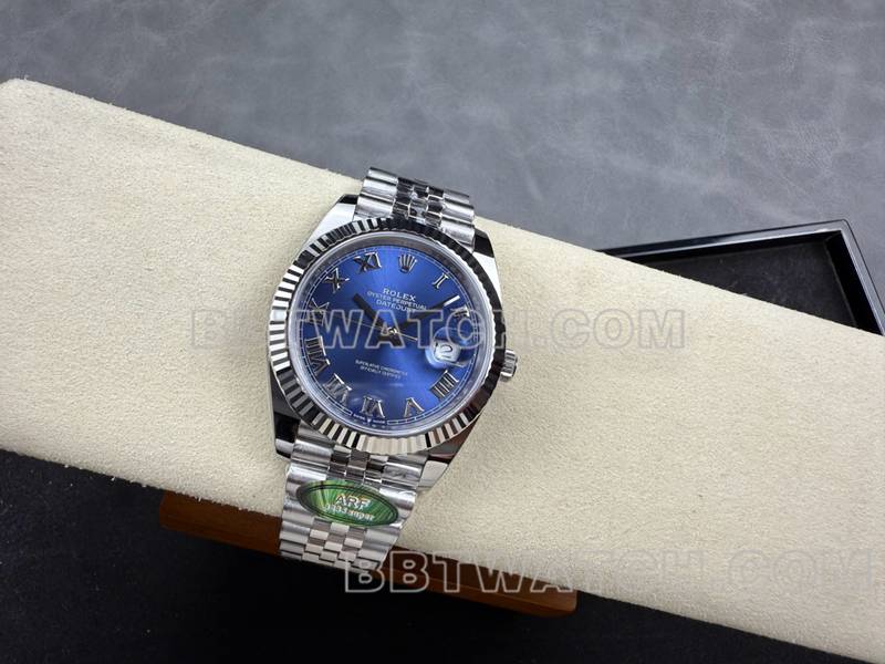 劳力士1:1复刻手表ARF厂日志41mm蓝盘罗马数字3235钢带款正面实拍图
