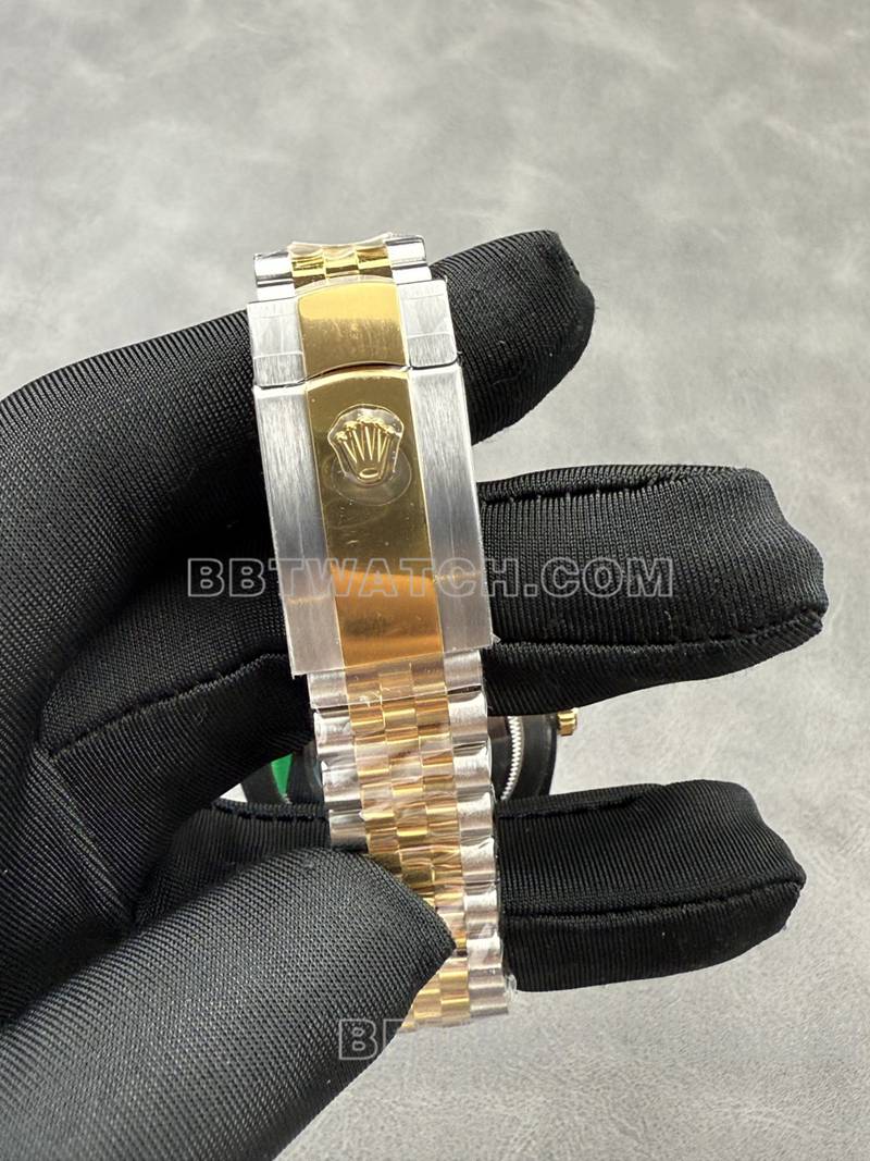 劳力士超级克隆手表ARF厂日志41mm黑盘3235间金钢带款表带实拍图