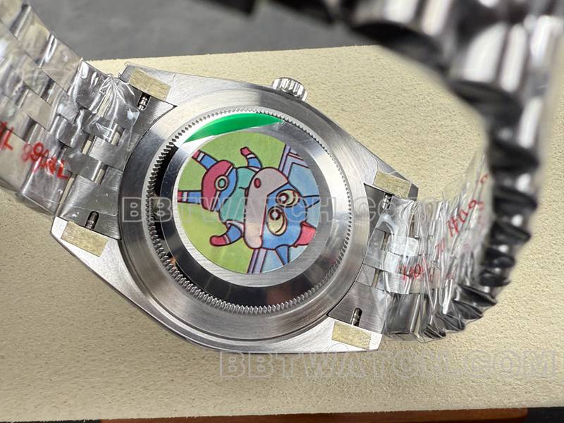 劳力士最佳复刻手表ARF厂日志41mm灰盘绿萝3235钢带款背面实拍图