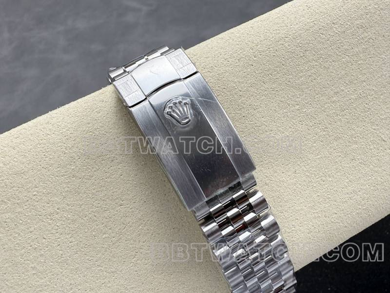 劳力士最佳复刻手表ARF厂日志41mm灰盘绿萝3235钢带款表带实拍图