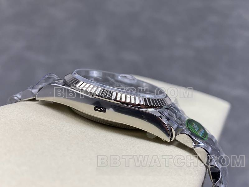 劳力士顶级复刻手表ARF厂日志型黑盘36mm钢带款侧面实拍图