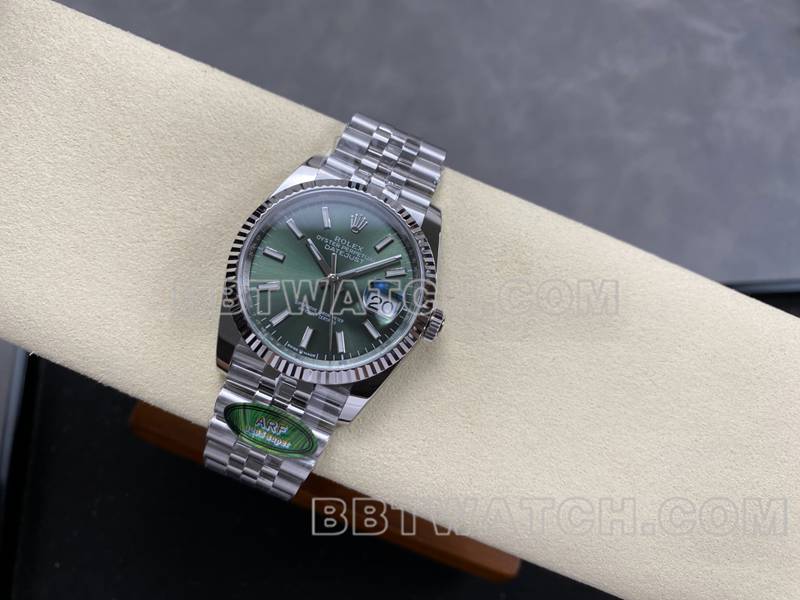 劳力士最优复刻手表ARF厂日志型绿盘36mm钢带款正面实拍图