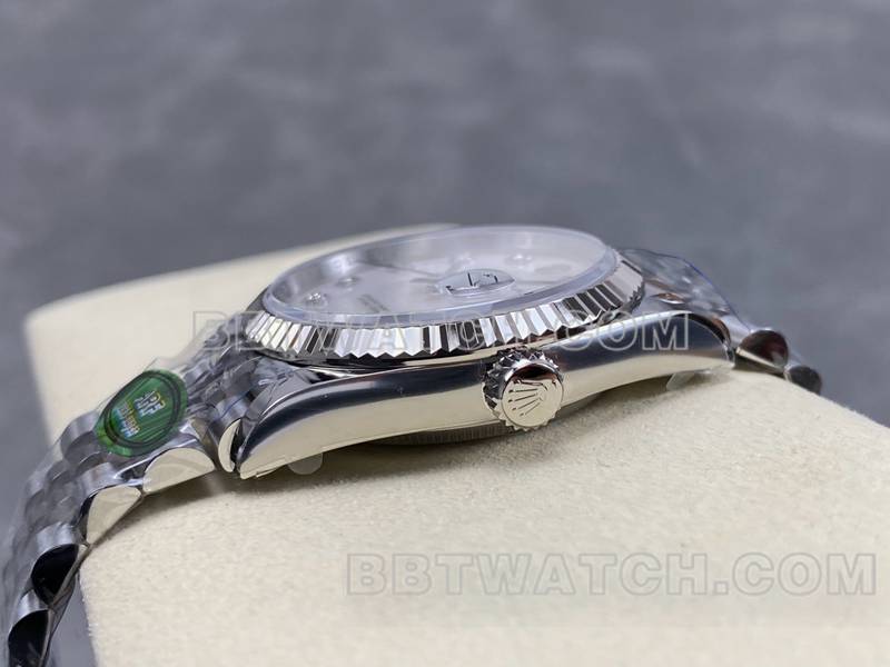 劳力士1:1复刻手表ARF厂日志型贝母盘36mm钢带款侧面实拍图