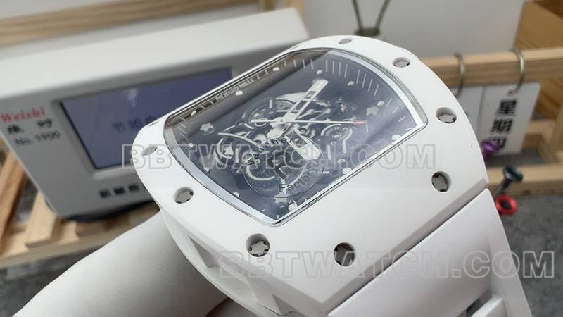 理查德米勒顶级复刻手表R厂镂空盘白色橡胶款RM055正面实拍图