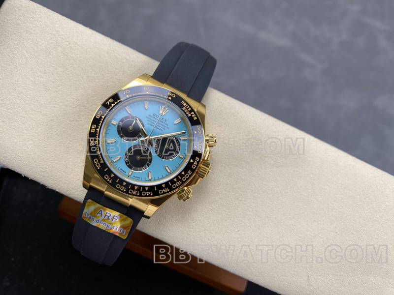 劳力士顶级复刻手表ARF厂迪通拿蓝盘黄金4131橡胶款正面实拍图