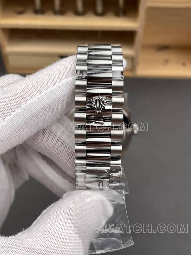 Rolex Top Replik Uhren RC Fabrik Woche Kalender 40mm Eis blau Scheibe 3255 Stahlband Modelle Armband echtes Bild