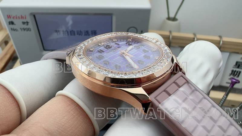 百达翡丽最佳复刻手表手雷白色珍珠母贝盘橡胶款侧面实拍图