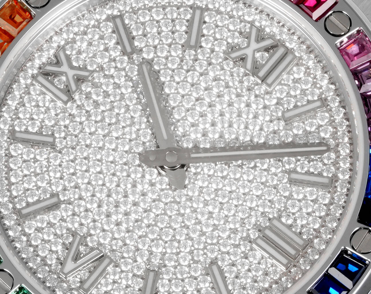 萧邦顶级复刻手表GH厂雪山傲翼41mm镶钻盘彩色蓝宝石圈钢带款正面实拍图