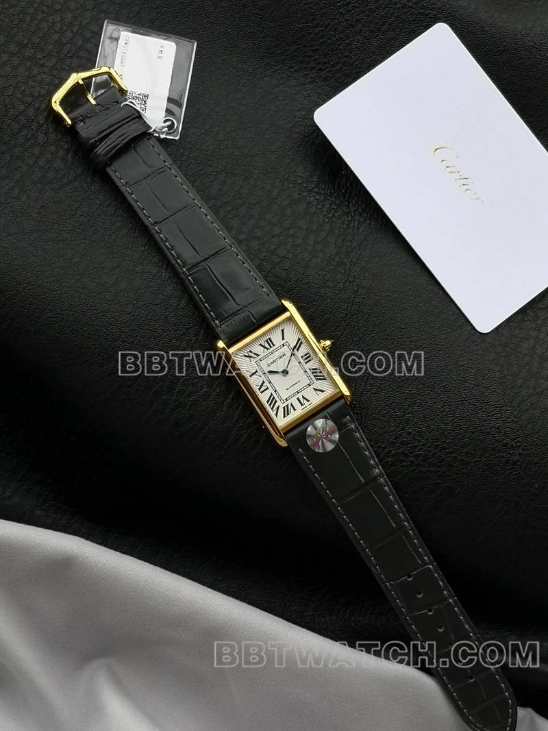 卡地亚超级克隆手表F1厂坦克白盘黄金壳2899MC机芯皮带款正面实拍图