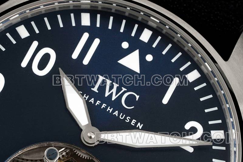 万国1:1复刻手表RMS厂飞行员蓝盘陀飞轮机械皮带款正面实拍图