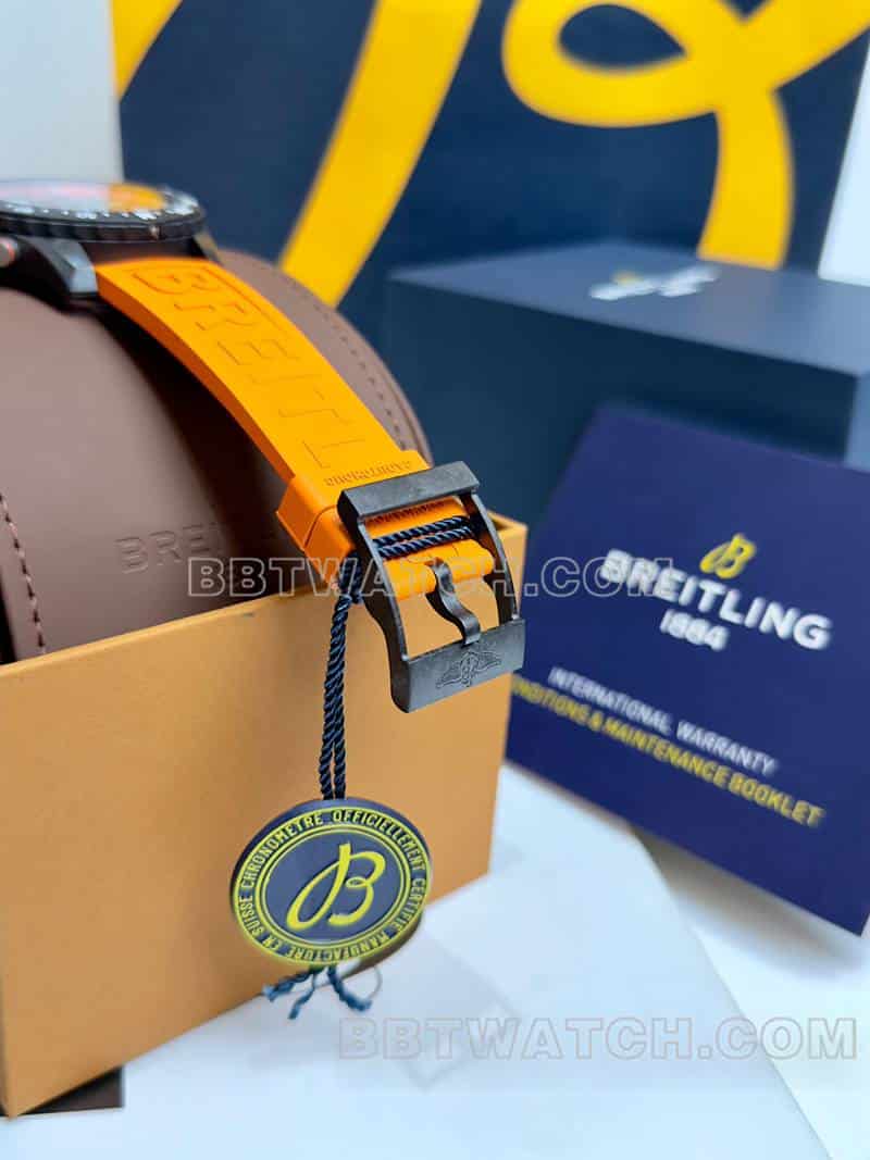 百年灵超级克隆手表原单专业灰盘44mm石英橙色橡胶款表扣实拍图