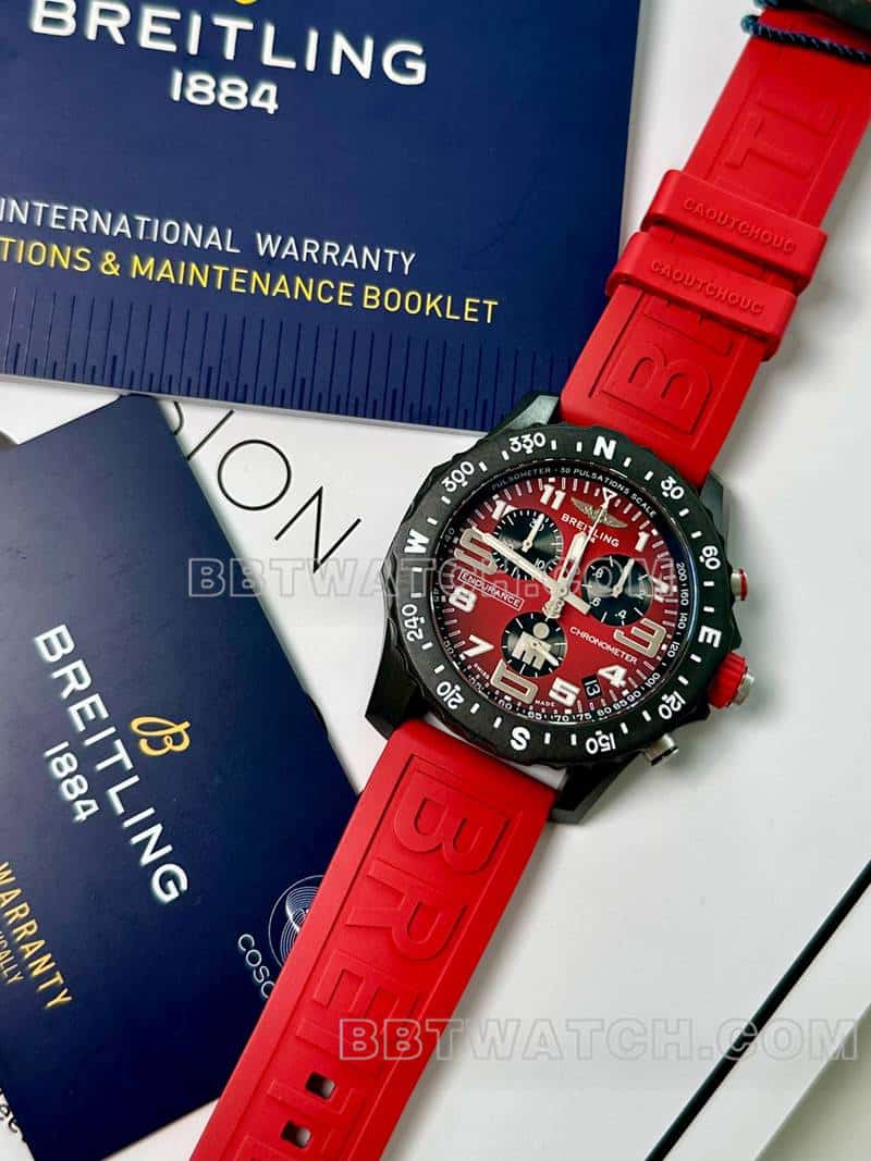 百年灵顶级复刻手表原单专业红盘44mm石英红色橡胶款正面实拍图