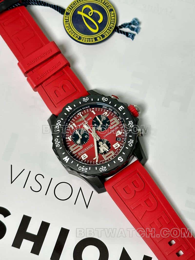 百年灵顶级复刻手表原单专业红盘44mm石英红色橡胶款正面实拍图