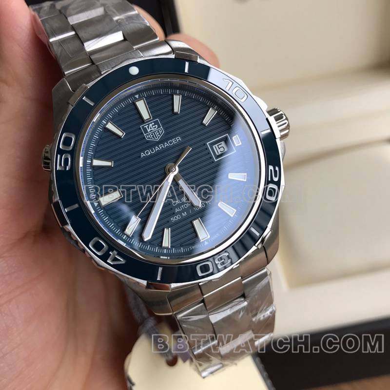 泰格豪雅顶级复刻手表竞潜条纹蓝盘41mm机械钢带款正面实拍图