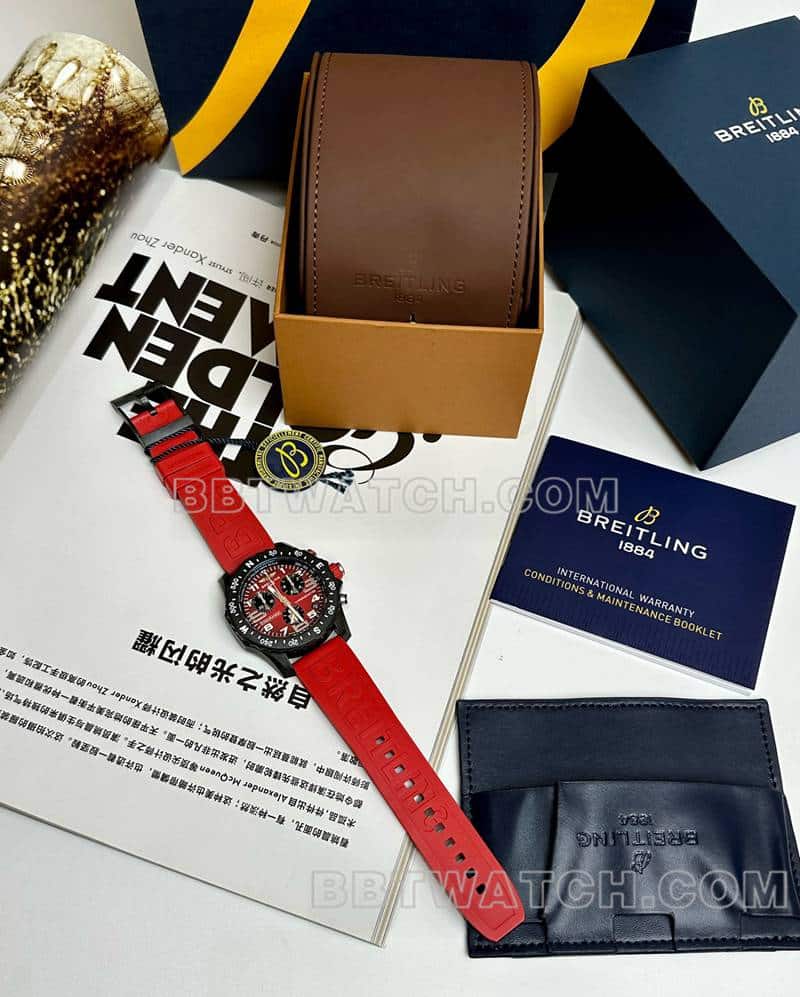 百年灵顶级复刻手表原单专业红盘44mm石英红色橡胶款正面实拍图