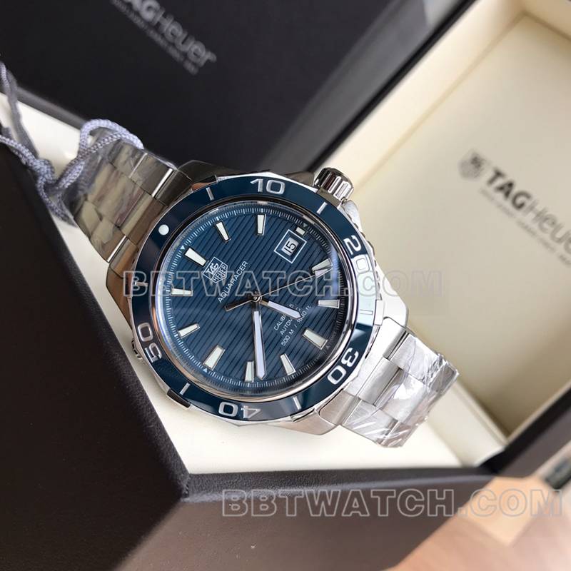泰格豪雅顶级复刻手表竞潜条纹蓝盘41mm机械钢带款正面实拍图