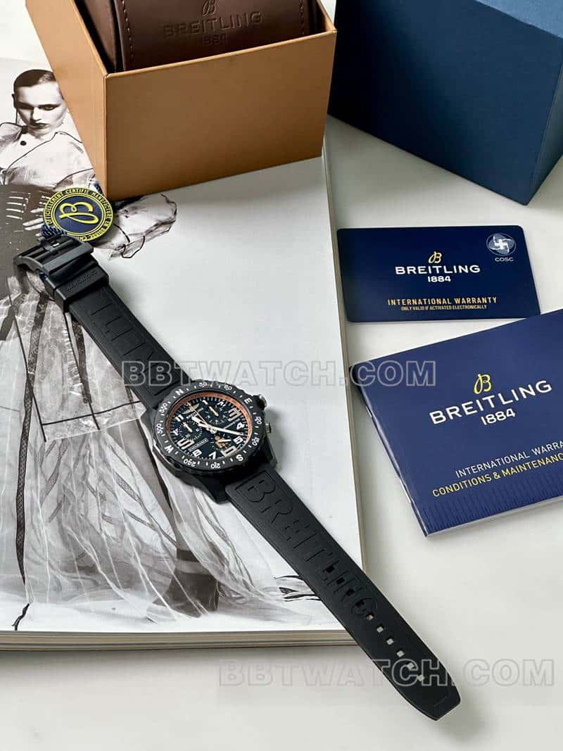 百年灵最优复刻手表原单专业黑盘44mm石英黑色橡胶款正面实拍图