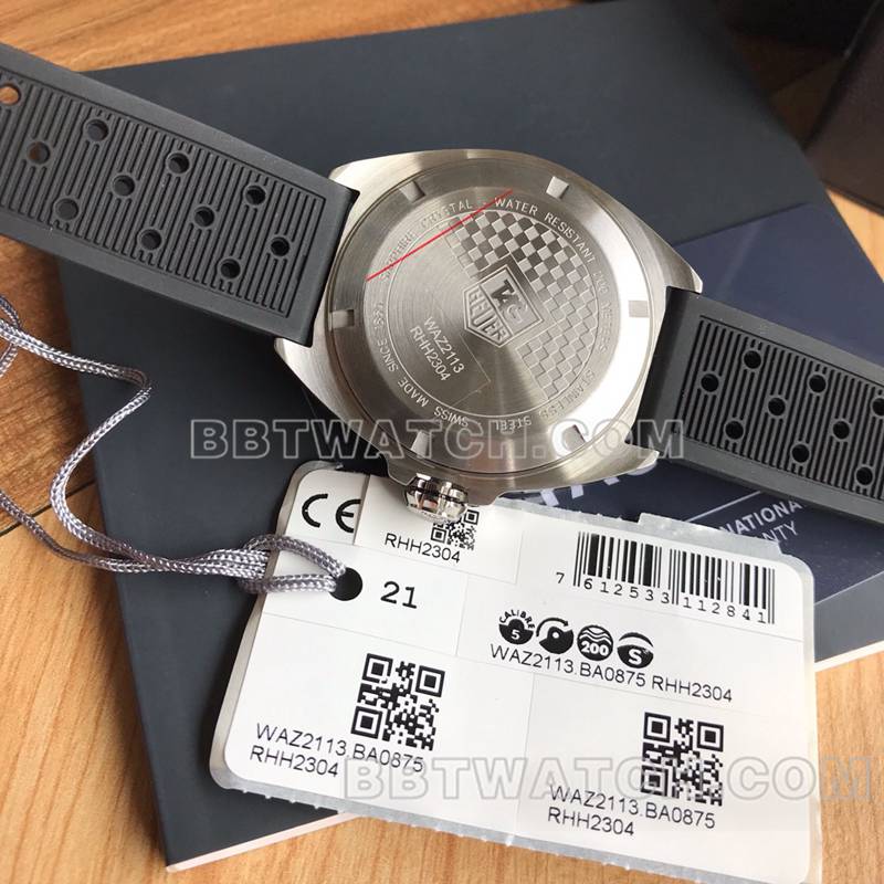 泰格豪雅最优复刻手表F1黑盘41mm机械橡胶款背面实拍图