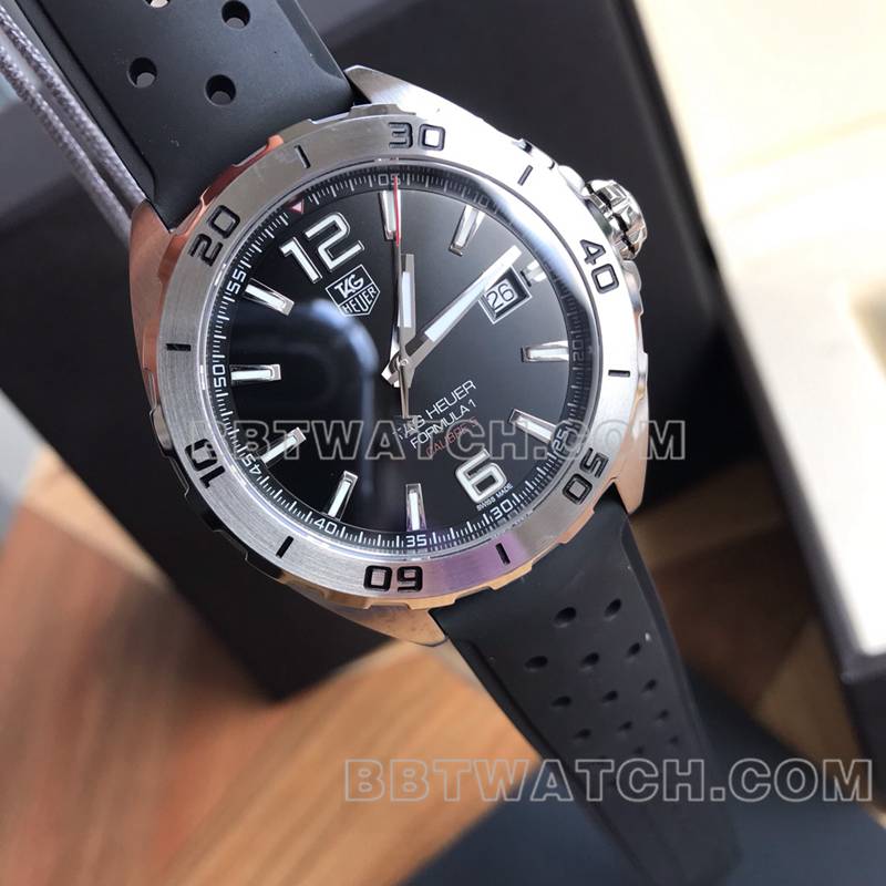泰格豪雅最优复刻手表F1黑盘41mm机械橡胶款正面实拍图