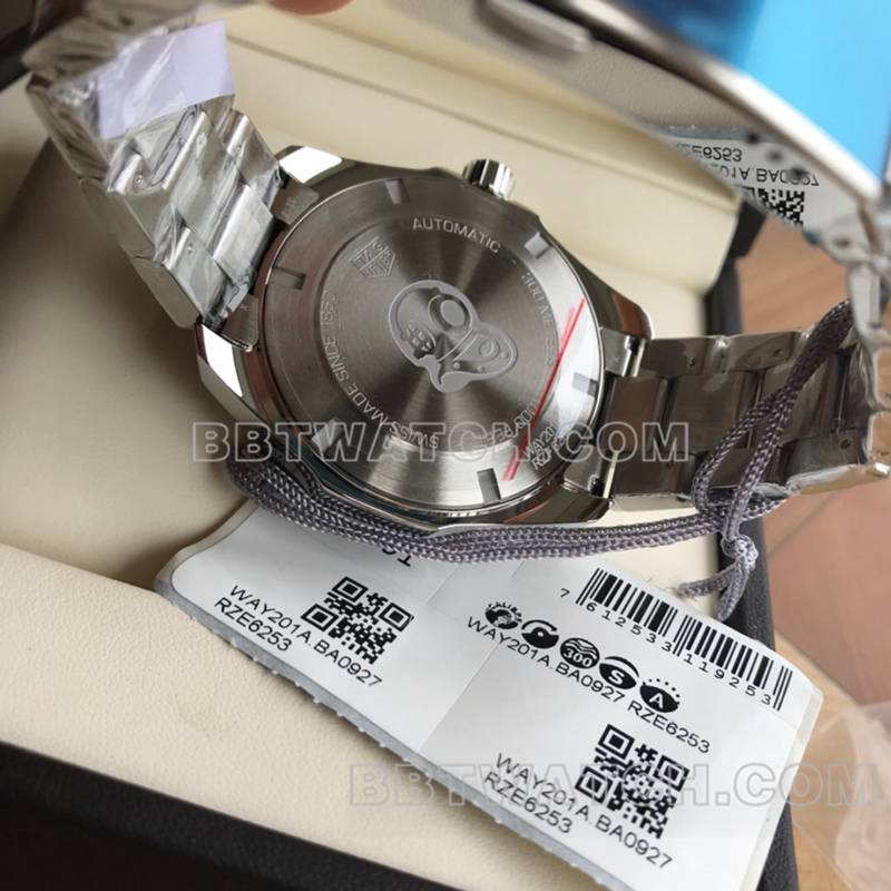 泰格豪雅1:1复刻手表竞潜黑盘43mm机械钢带款背面实拍图