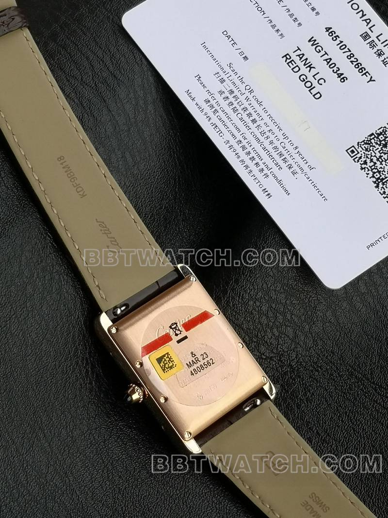 卡地亚1:1复刻手表F1厂坦克白盘玫瑰金壳2899MC机芯皮带款背面实拍图