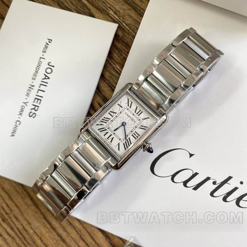 卡地亚超级克隆手表坦克白盘蓝钢指针机械钢带款正面实拍图