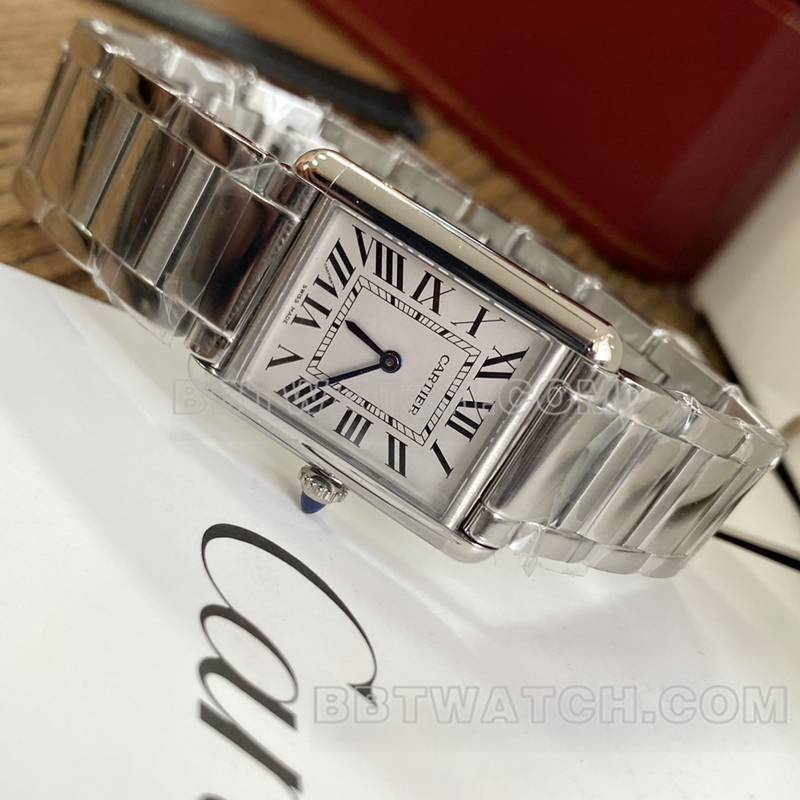 卡地亚超级克隆手表坦克白盘蓝钢指针机械钢带款正面实拍图