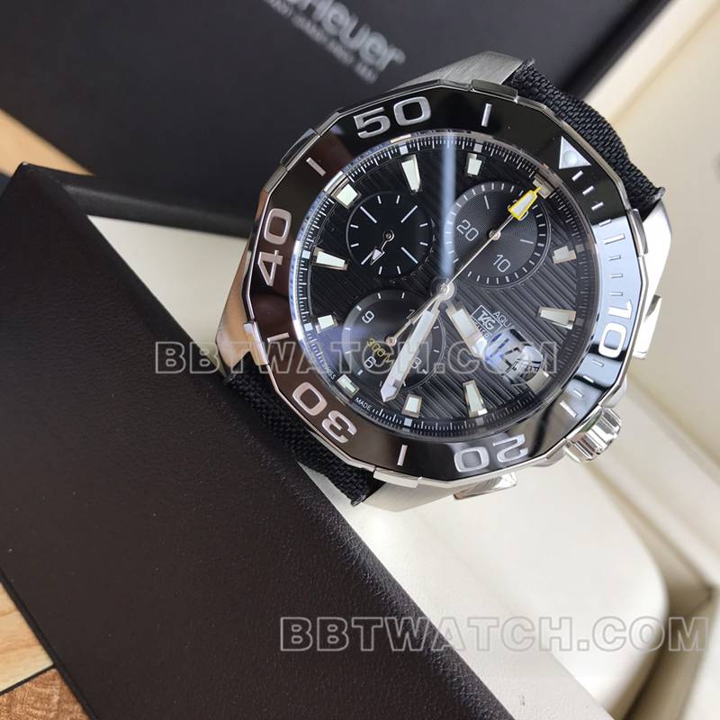 泰格豪雅最佳复刻手表竞潜黑盘43mm计时7750机械机芯橡胶款正面实拍图