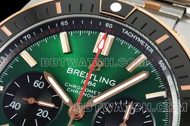 百年灵超级克隆手表TF厂机械计时绿盘44mm间金钢带款正面实拍图