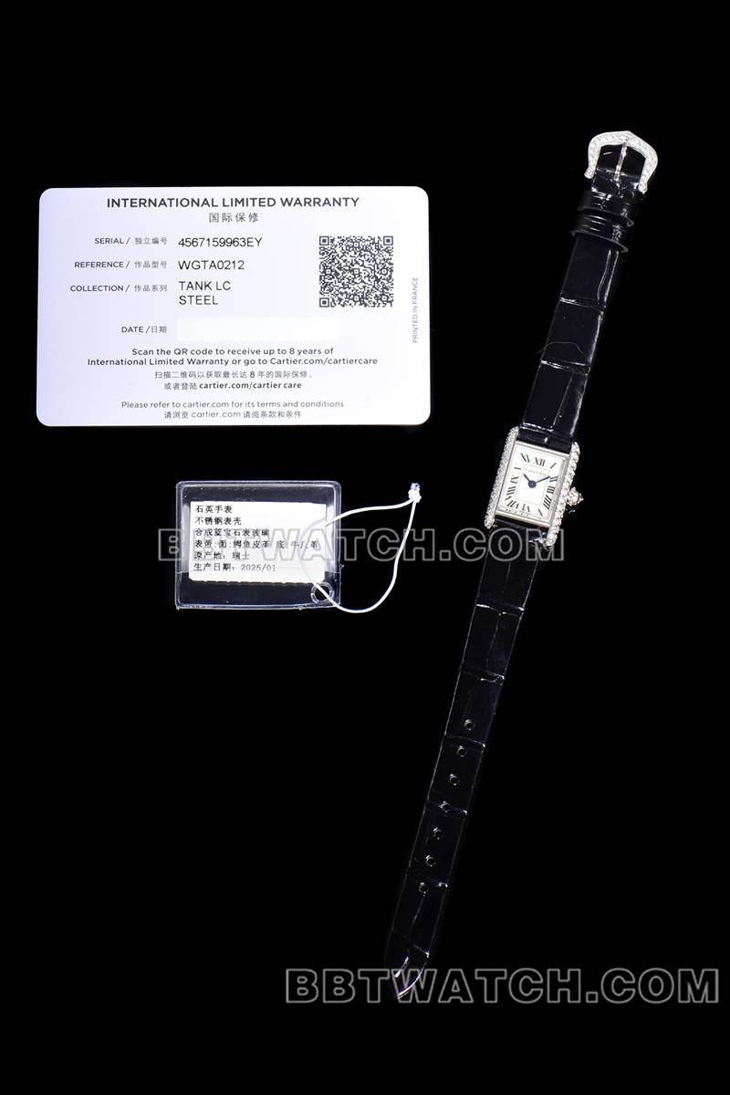 卡地亚1:1复刻手表F1厂坦克白盘钻圈皮带款正面实拍图