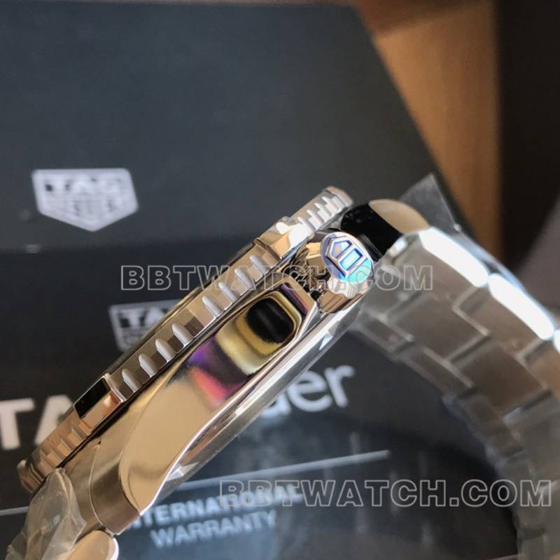 泰格豪雅1:1复刻手表竞潜蓝盘夜光41mm机械钢带款侧面实拍图