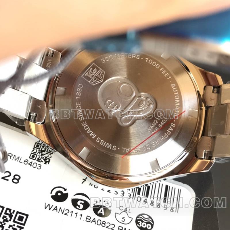 泰格豪雅最佳复刻手表竞潜黑盘夜光41mm机械钢带款背面实拍图