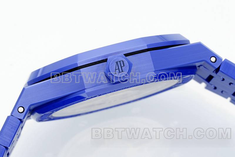 爱彼最优复刻手表APS厂皇家橡树花朵图案表盘蓝色陶瓷钢带款15500侧面实拍图