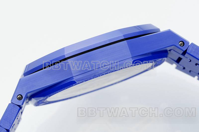 爱彼最优复刻手表APS厂皇家橡树花朵图案表盘蓝色陶瓷钢带款15500侧面实拍图