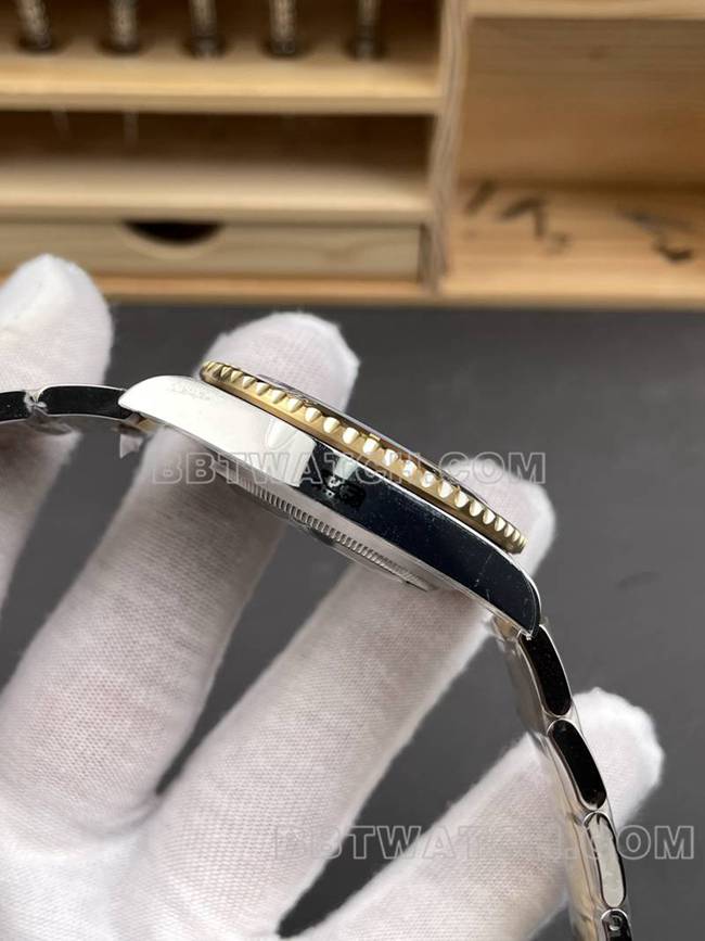 劳力士1:1复刻手表VS厂水鬼41mm黑盘3235机械机芯间金钢带款侧面实拍图