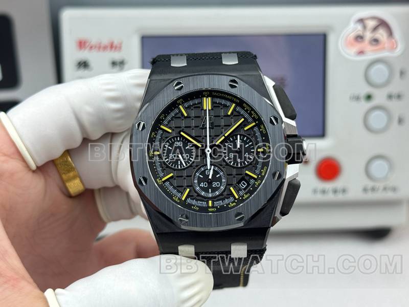 爱彼最优复刻手表LS厂皇家橡树离岸型43MM黑盘计时机械橡胶款26420正面实拍图