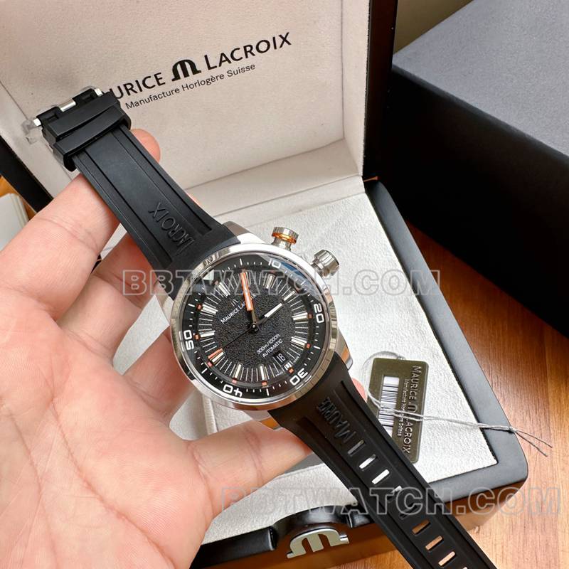 艾美最优复刻手表原单奔涛S黑盘42mm机械黑色橡胶款正面实拍图