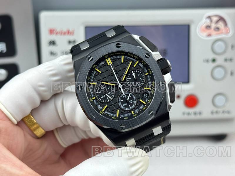 爱彼最优复刻手表LS厂皇家橡树离岸型43MM黑盘计时机械橡胶款26420正面实拍图