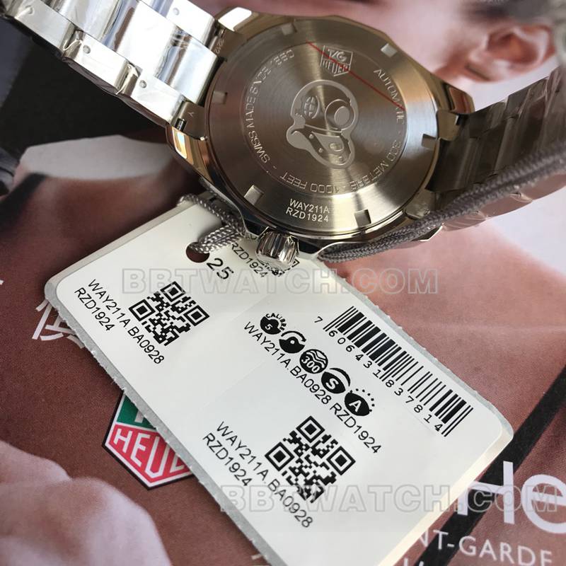 泰格豪雅顶级复刻手表竞潜条纹黑盘41mm机械钢带款背面实拍图