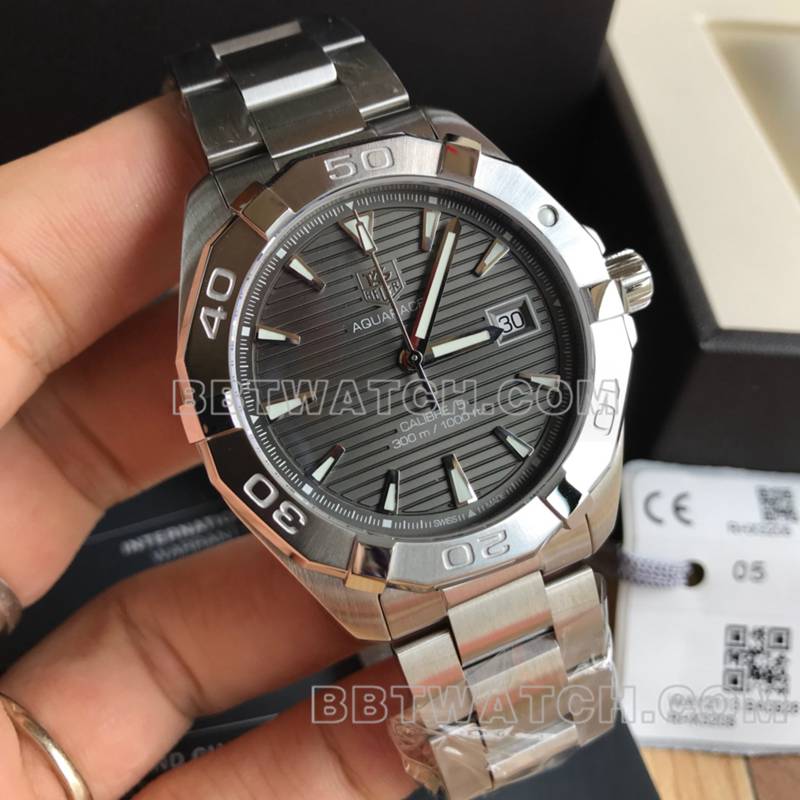 泰格豪雅最优复刻手表竞潜条纹灰盘40.5mm机械钢带款正面实拍图