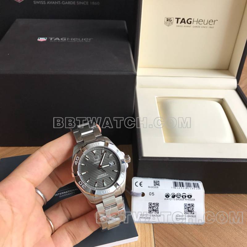 泰格豪雅最优复刻手表竞潜条纹灰盘40.5mm机械钢带款正面实拍图