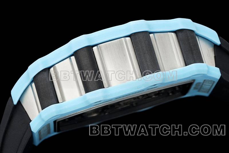 理查德米尔最优复刻手表镂空盘陀飞轮机械黑色橡胶款RM 21-02侧面实拍图