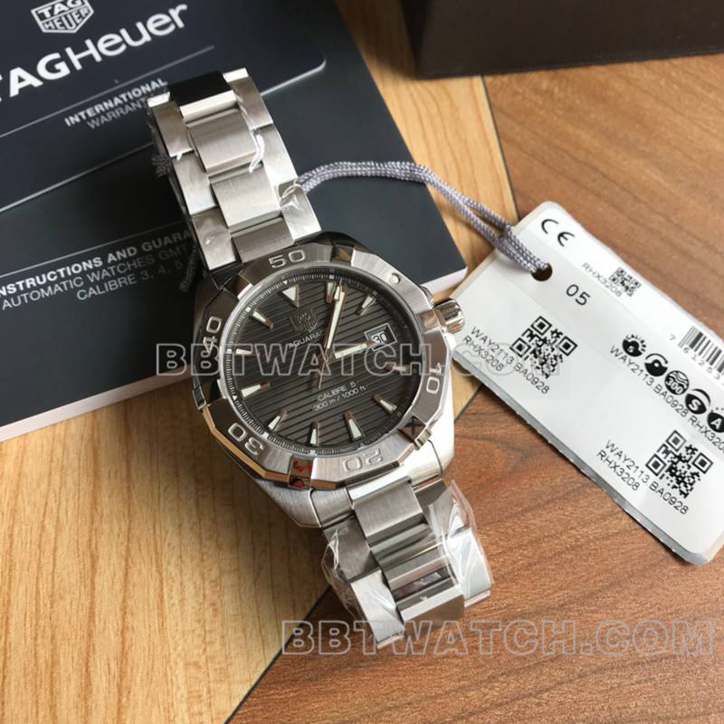 泰格豪雅最优复刻手表竞潜条纹灰盘40.5mm机械钢带款正面实拍图