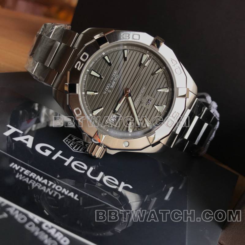 泰格豪雅最优复刻手表竞潜条纹灰盘40.5mm机械钢带款正面实拍图