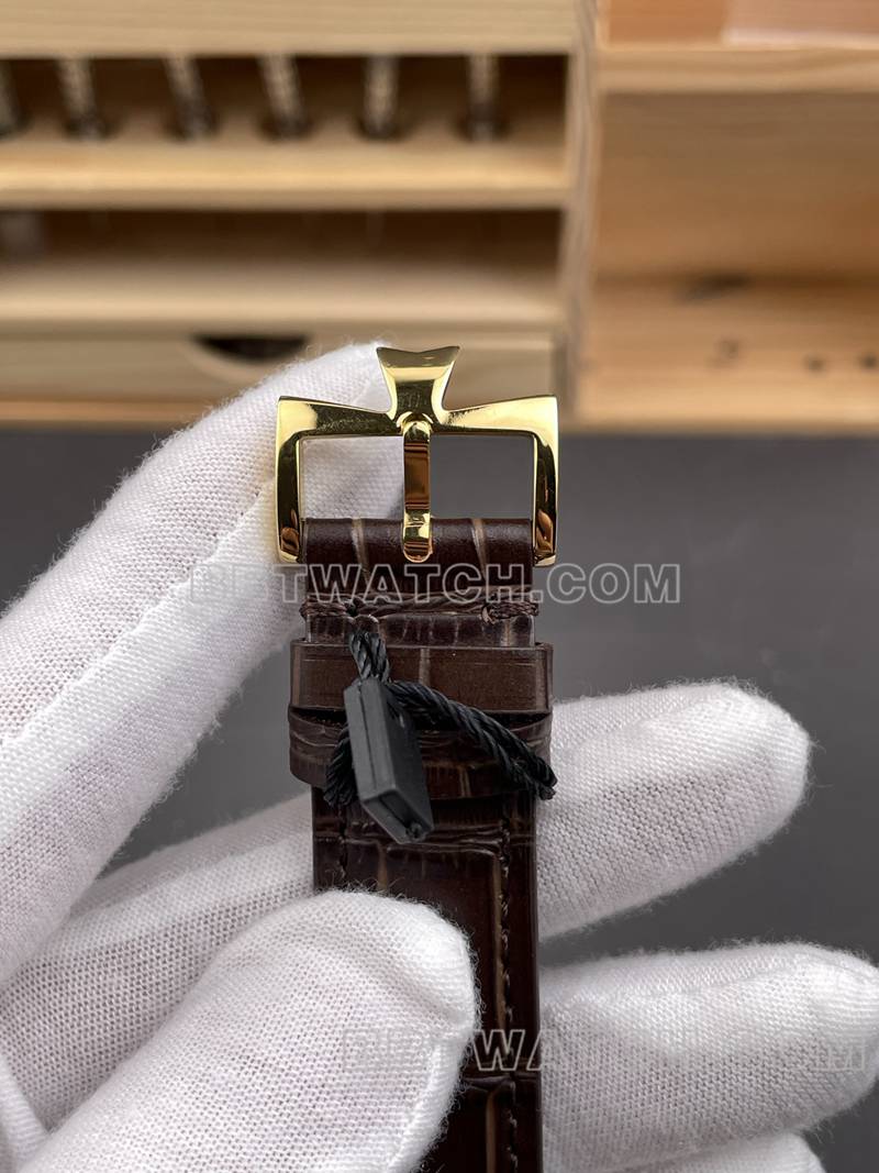 江诗丹顿顶级复刻手表XR厂传袭白盘2824机械机芯皮带款82172表扣实拍图