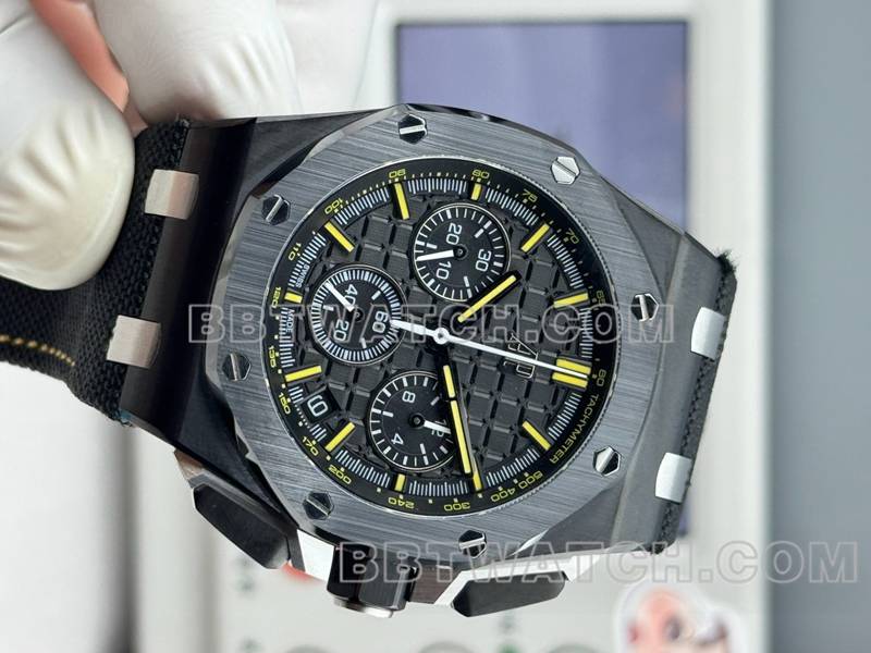 爱彼最优复刻手表LS厂皇家橡树离岸型43MM黑盘计时机械橡胶款26420正面实拍图