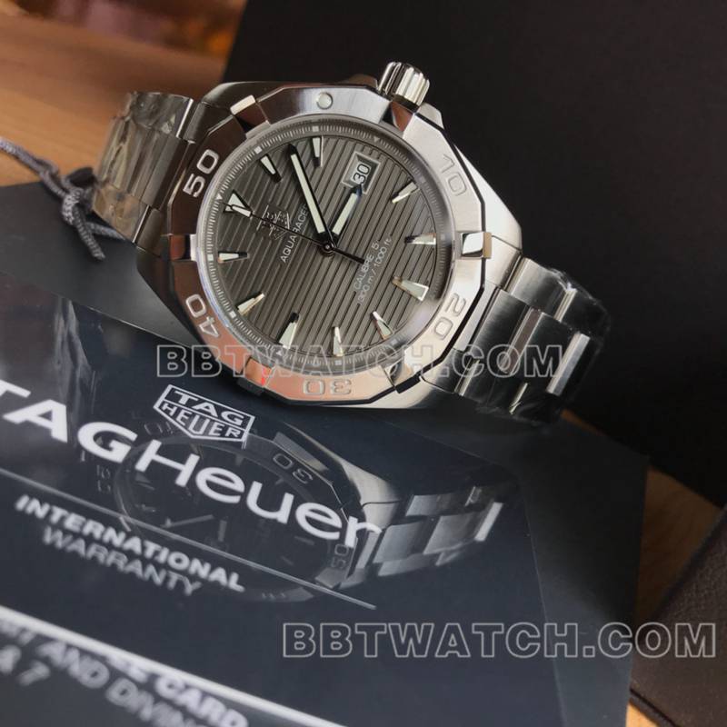 泰格豪雅最优复刻手表竞潜条纹灰盘40.5mm机械钢带款正面实拍图