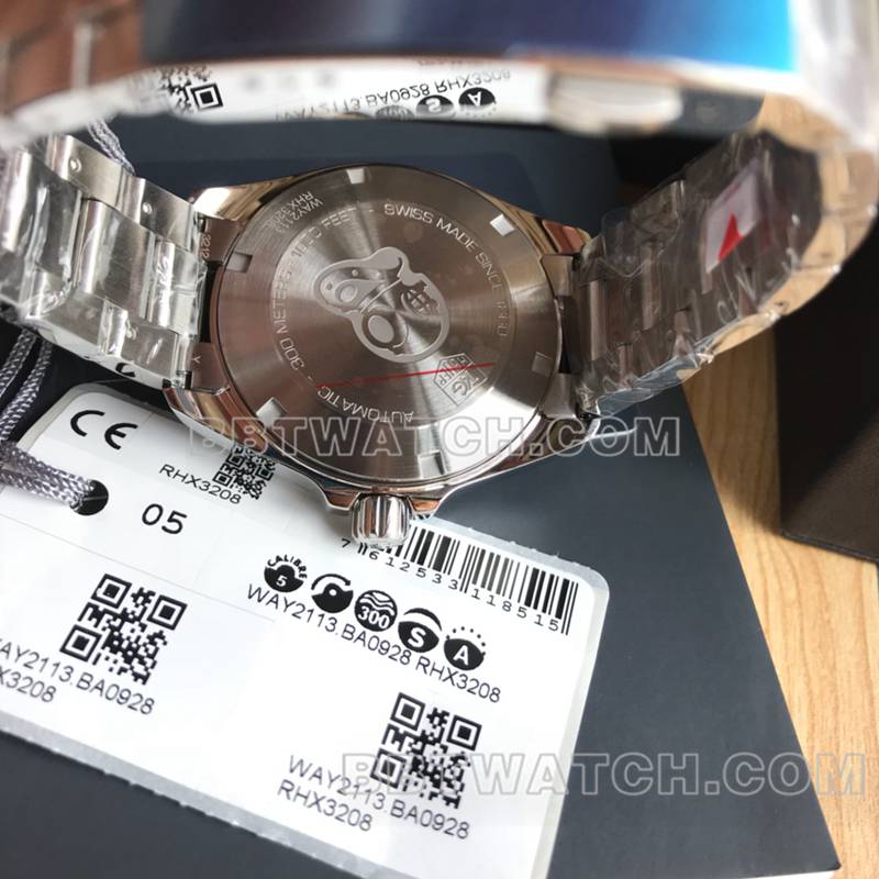 泰格豪雅最优复刻手表竞潜条纹灰盘40.5mm机械钢带款背面实拍图