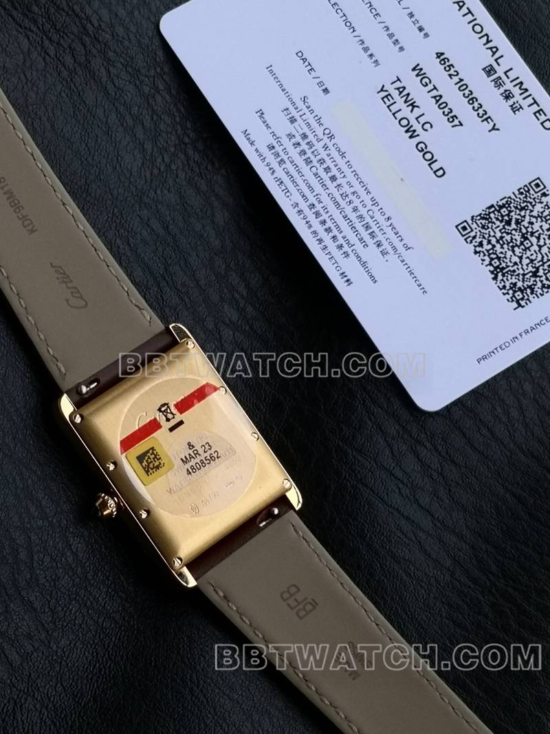 卡地亚1:1复刻手表F1厂坦克白盘黄金壳2899MC机芯皮带款背面实拍图